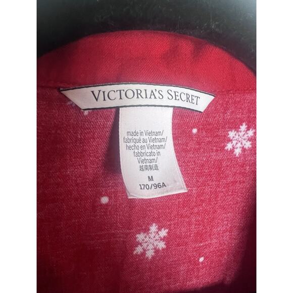 Victoria's Secret Short Sleeve Button Up Top and Shorts Size M Red w/Snowflakes - Picture 4 of 15